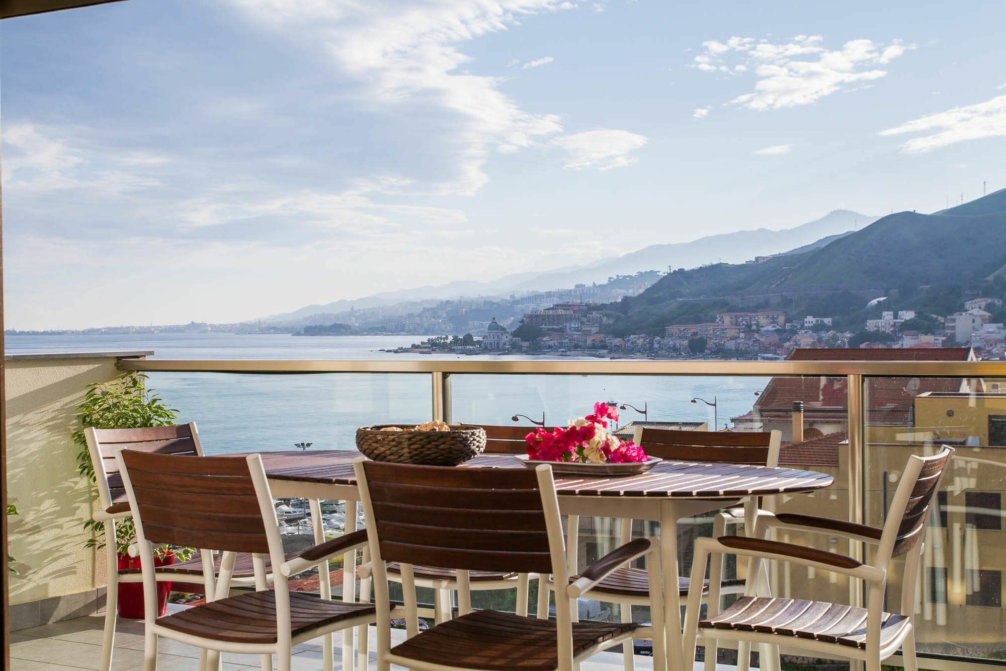 Luxury Apartment Messina Luaran gambar